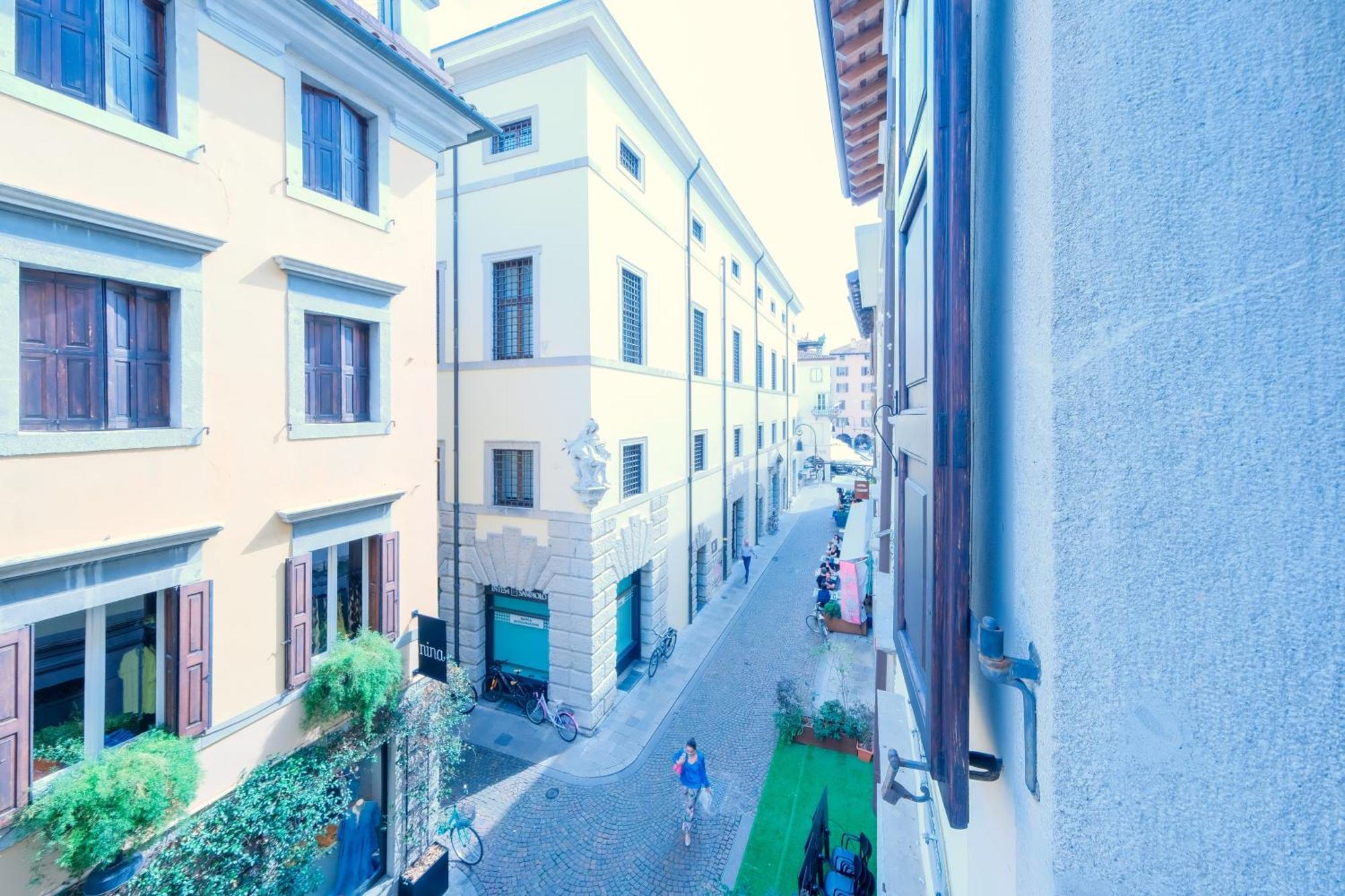 Le Case Di Sara Parking And Two Rooms In The Historic Center Udine Exterior foto